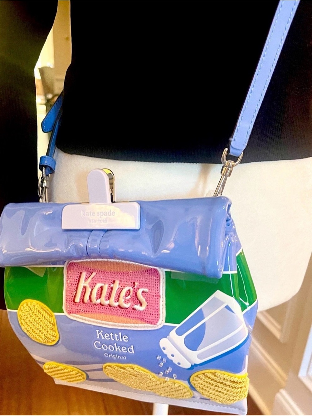 Nwt Kate spade snack time 3D chip crossbody bag